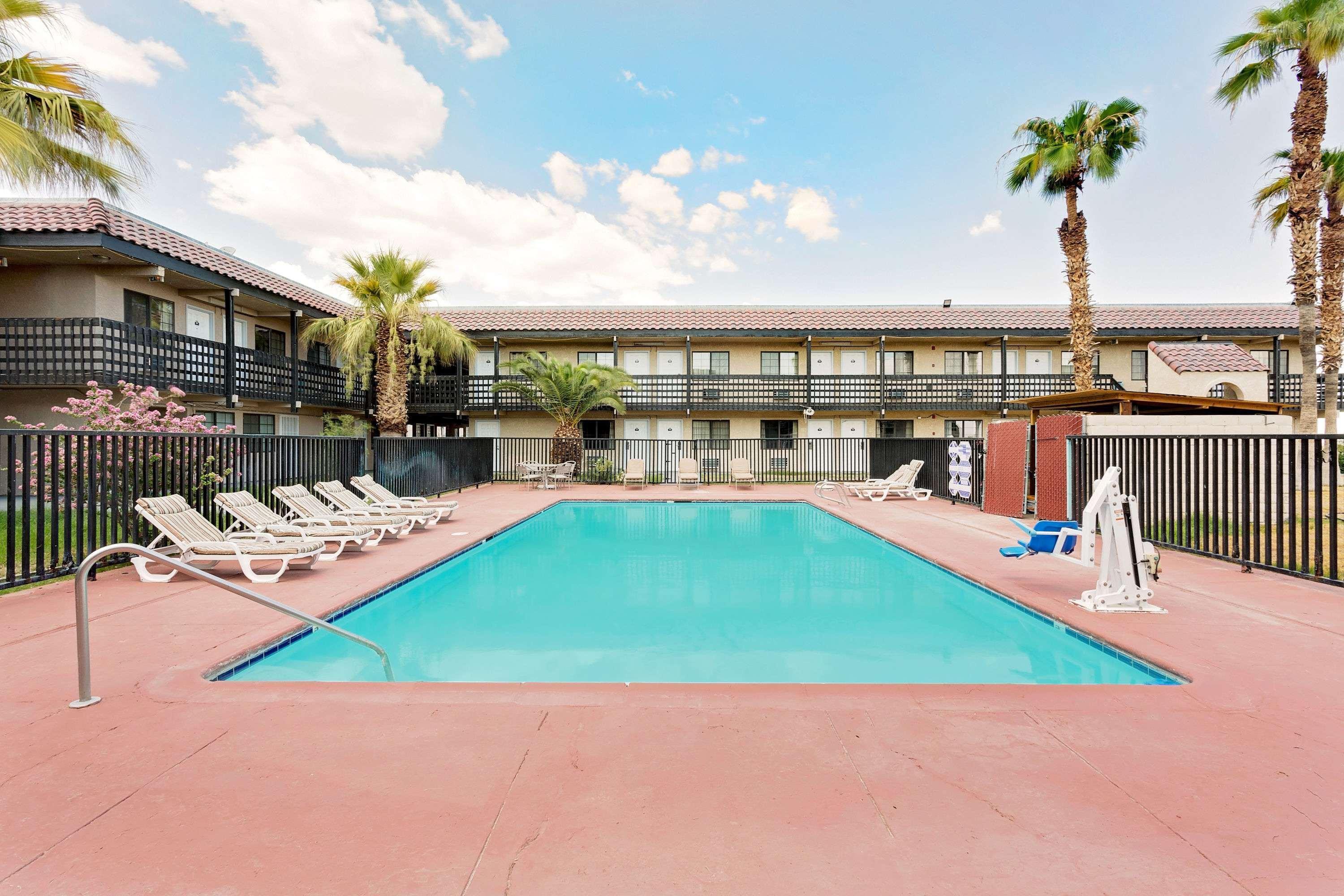 Days Inn & Suites By Wyndham Needles Exteriér fotografie